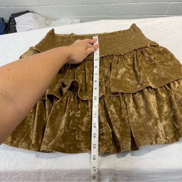 Aerie Velvet Tiered Mini Skirt Gold Medium by American Eagle Velour Golden M Y2K - Picture 4 of 8